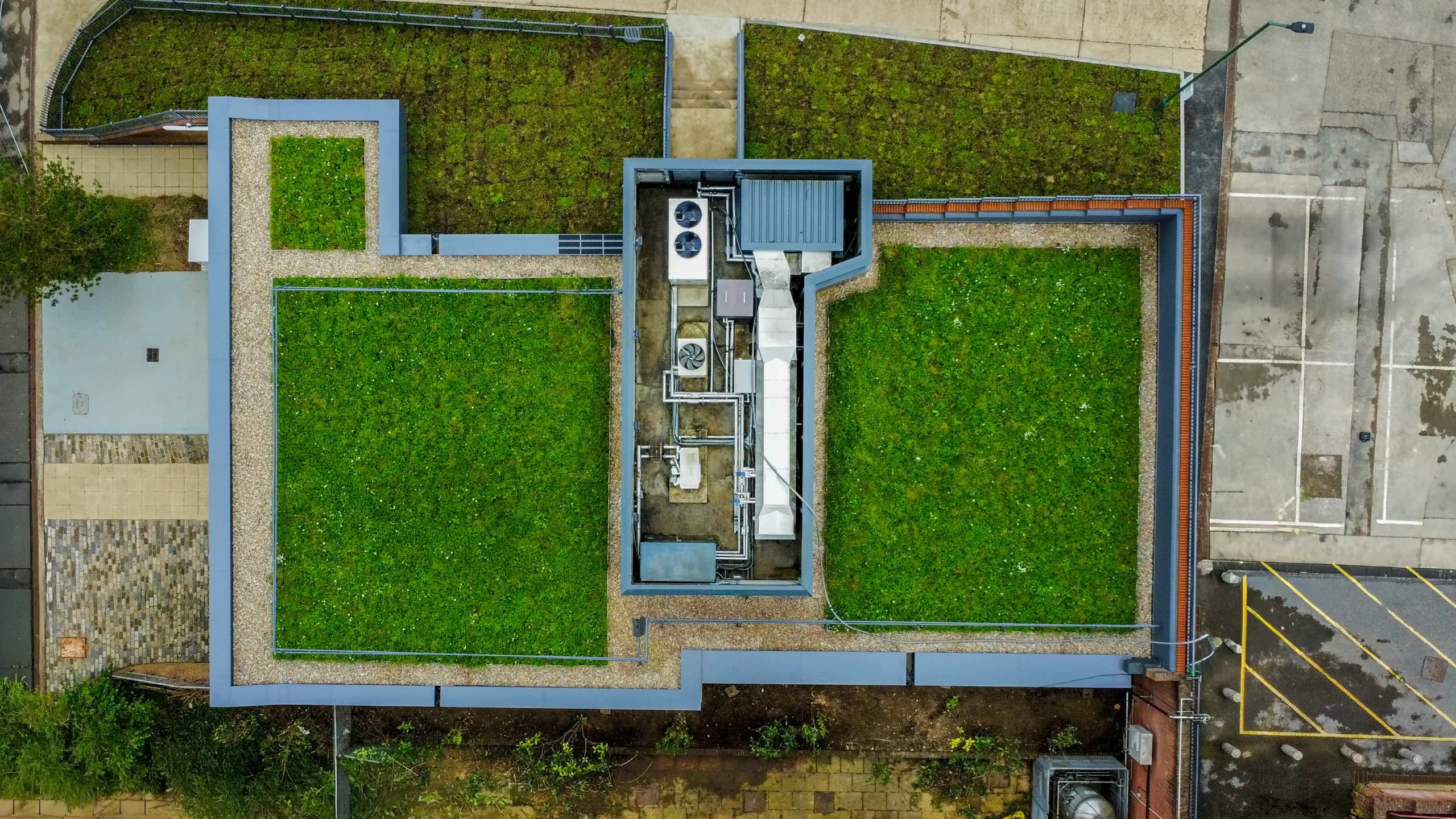 Sustainable Green Roofing for University Physics Building